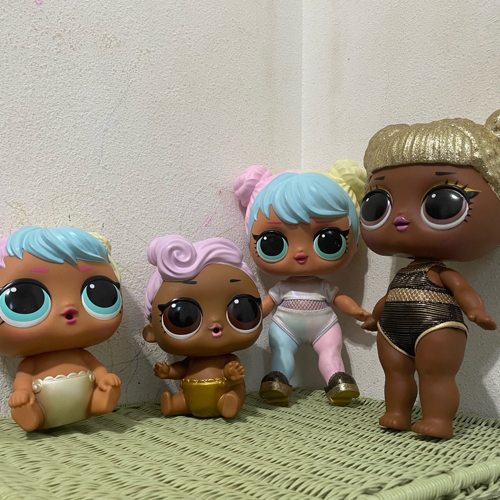 L.O.L. Surprise! Dolls with Blue and Gold Hair - Picture 3 of 12